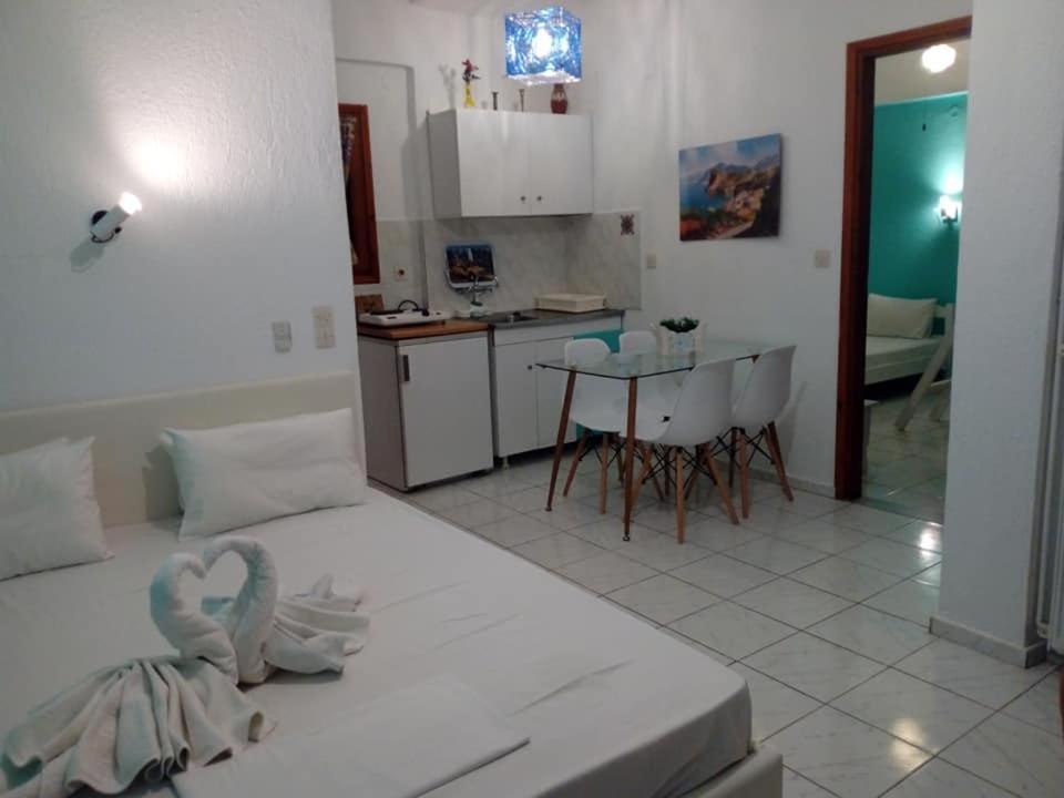 Villa Sandra Panormos  外观 照片